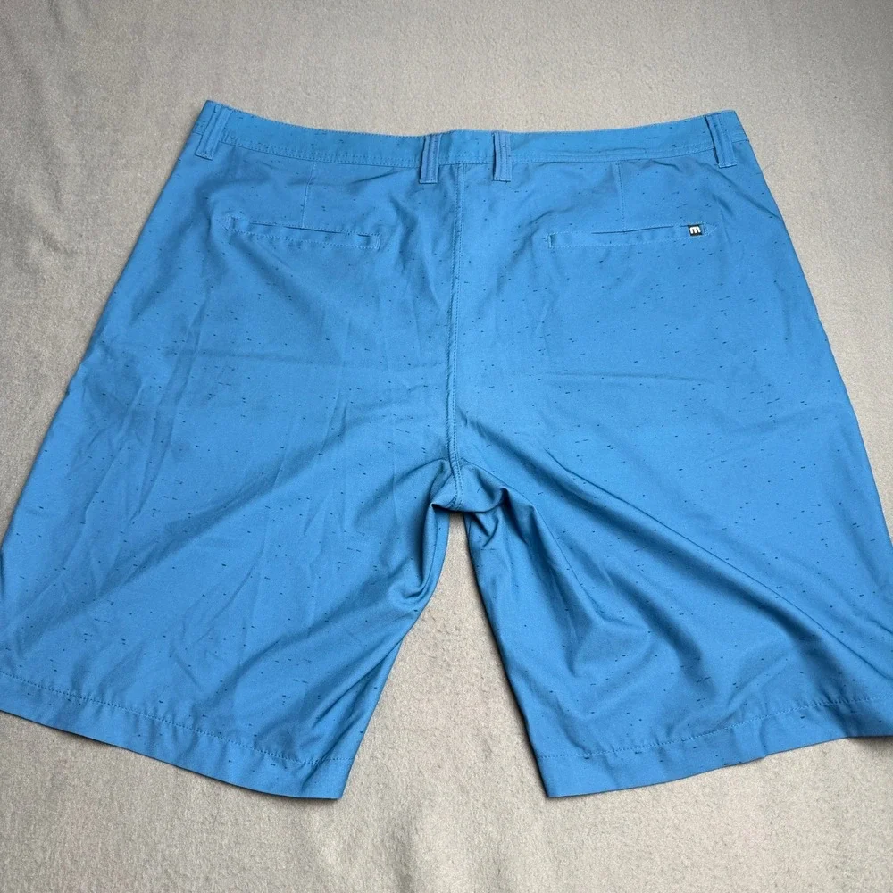 TravisMathew Mens Blue Fleck Stretch Golf Shorts Size 40 Help Wanted Patch